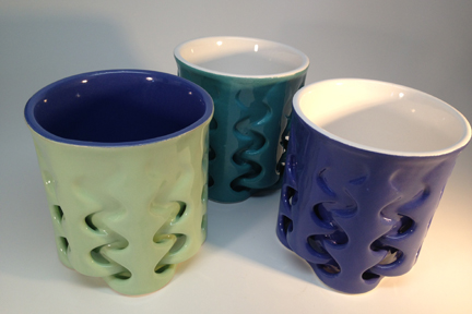 Цветные керамические чашки, напечатанные с помощью 3D-принтера CeraJet